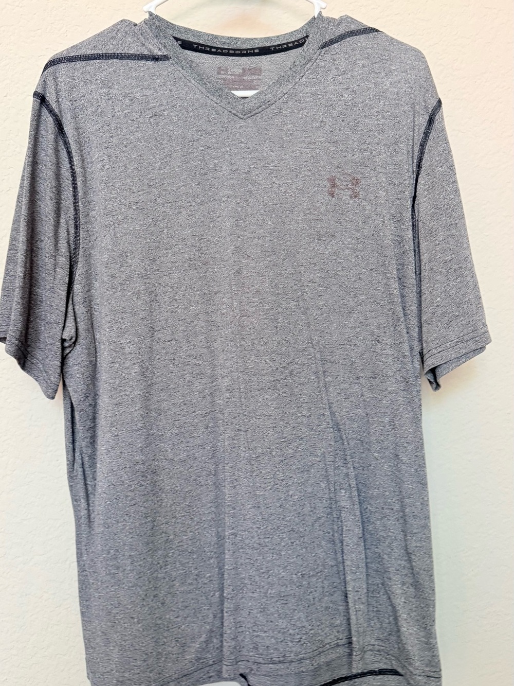 Under Armour Men's Heather Gray V-Neck Short Sleeve Performance Tee